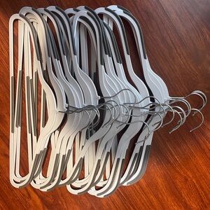 COPY - Gray Non-Slip Clothes Hangers